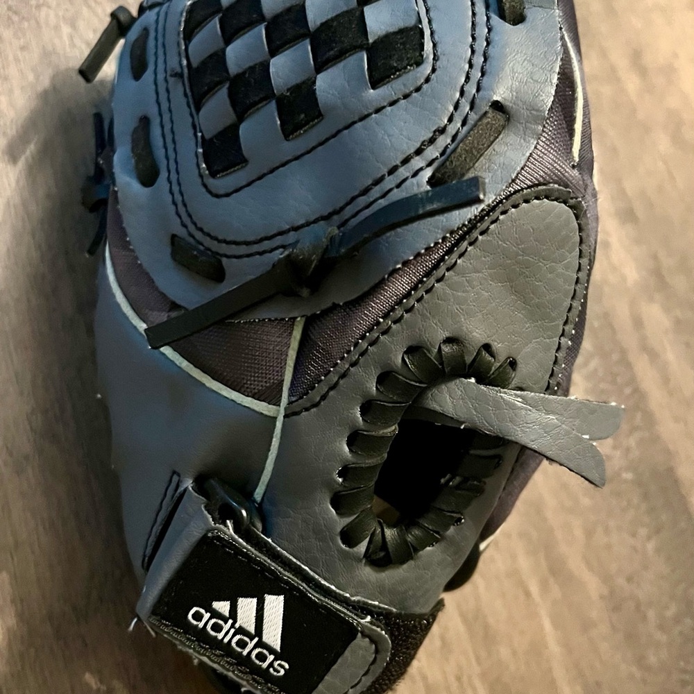 Adidas Eazy Close 10” Pattern Kids Gray Baseball/T-Ball Glove